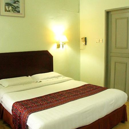 Grand Supreme Hotel Kuching Exterior foto