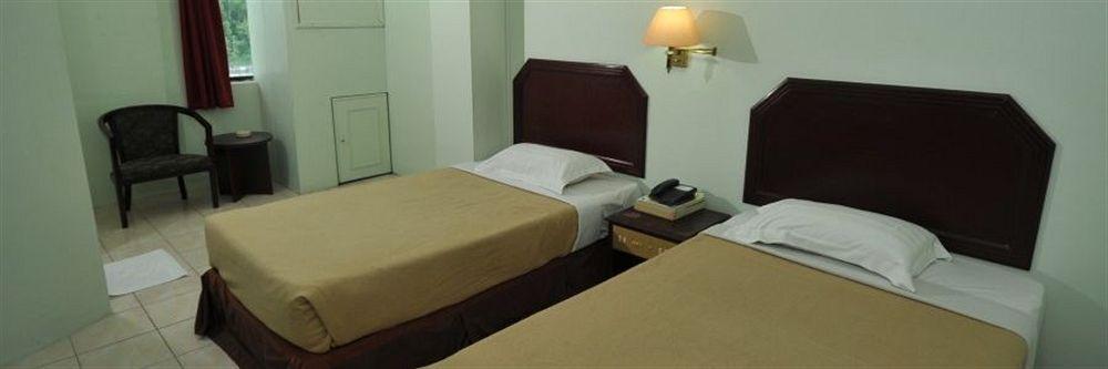 Grand Supreme Hotel Kuching Exterior foto