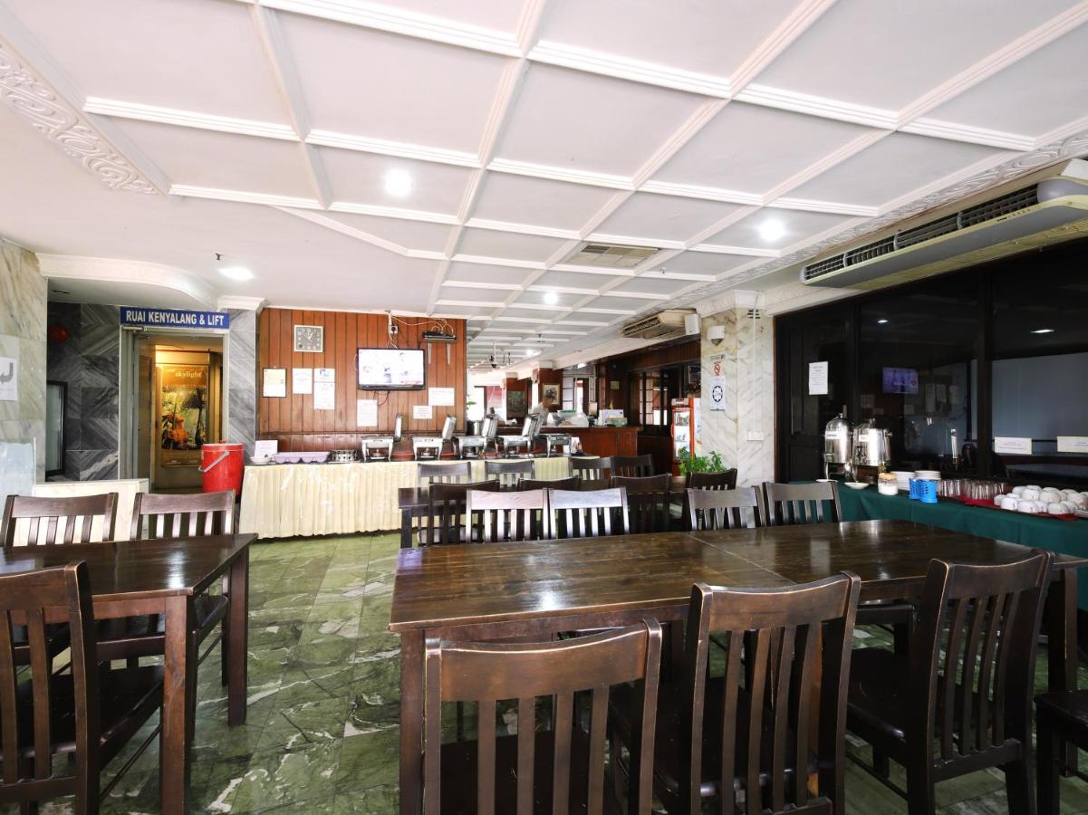 Grand Supreme Hotel Kuching Exterior foto